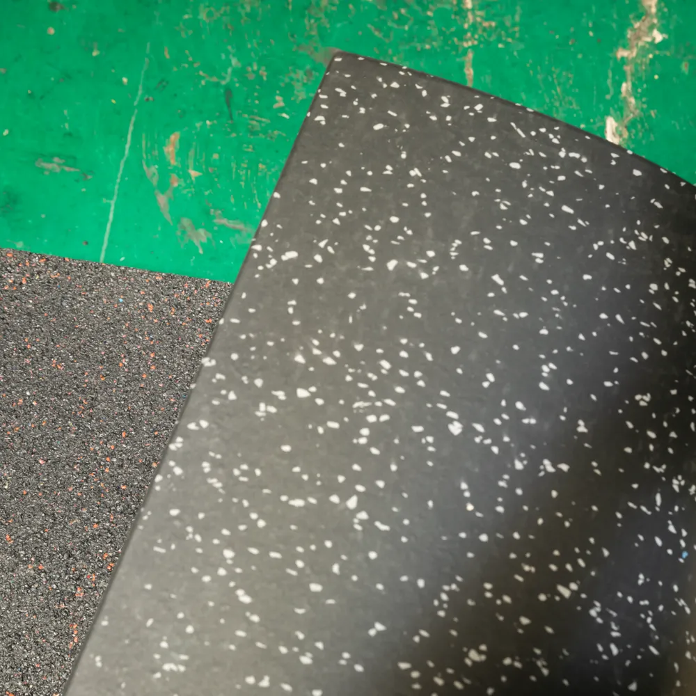 Rubber Floor 1mx1mx15mm Black + White/Grey dots